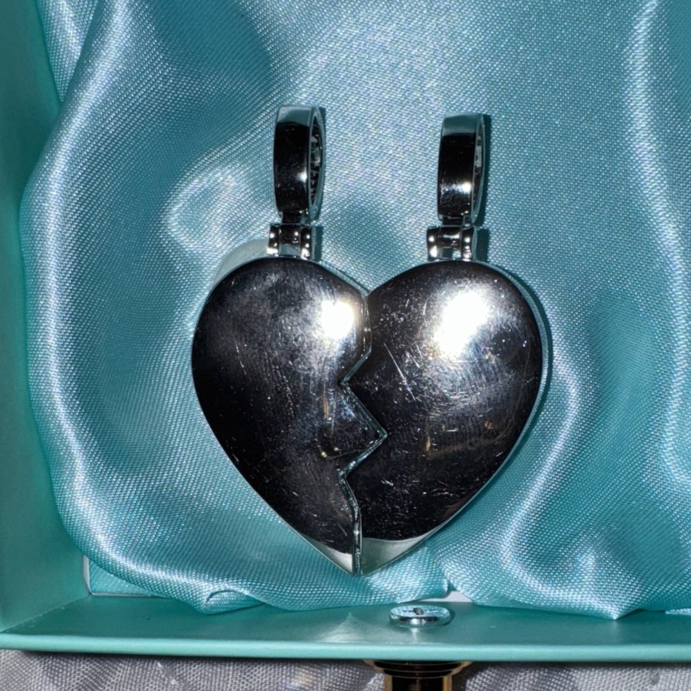 Heart Charm!!❤️❤️ - Picture 3 of 5